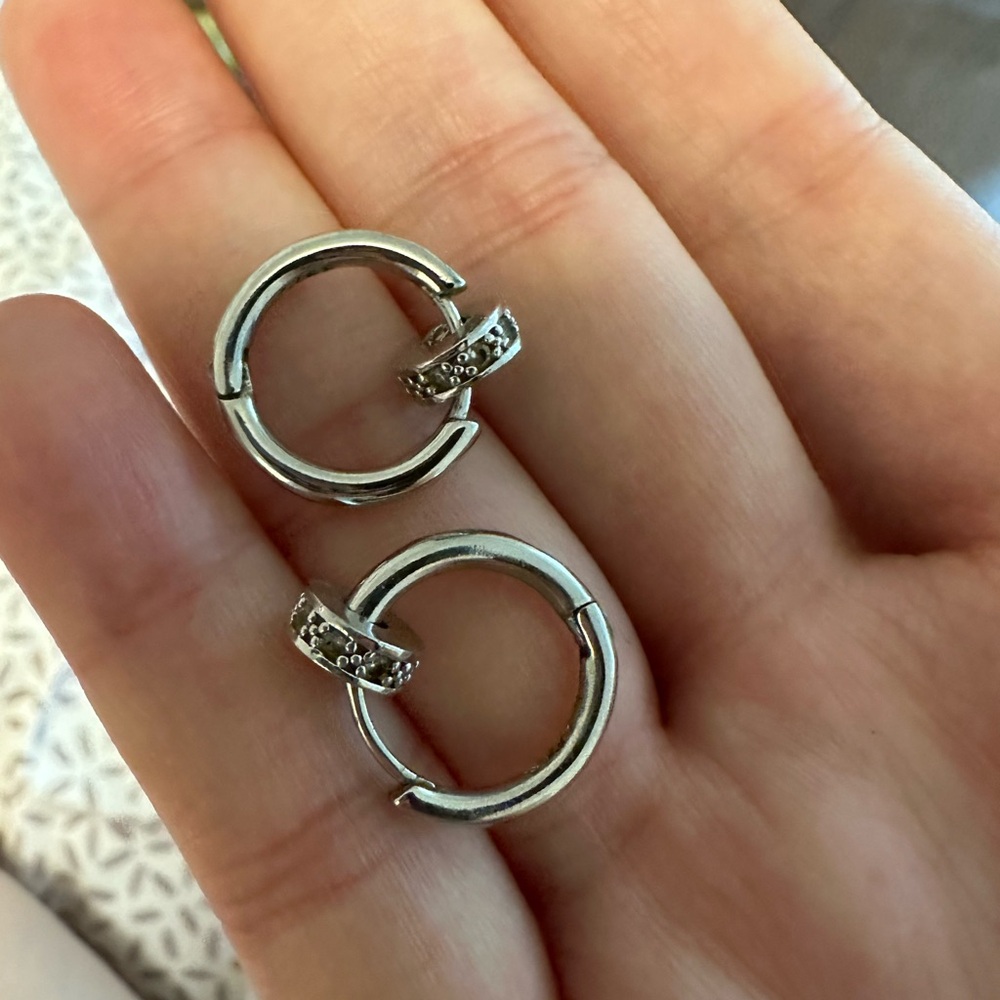 Chic Small Silver Hoop Earrings